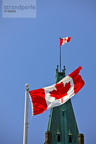 Ruhe  Gebäude  Parlamentsgebäude  Fahne  Kanada  kanadisch  Ontario  Parliament Hill