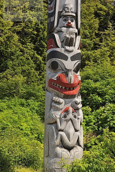 Stange  Insel  Königin  Wachmann  frontal  British Columbia  Kanada  Haida  alt