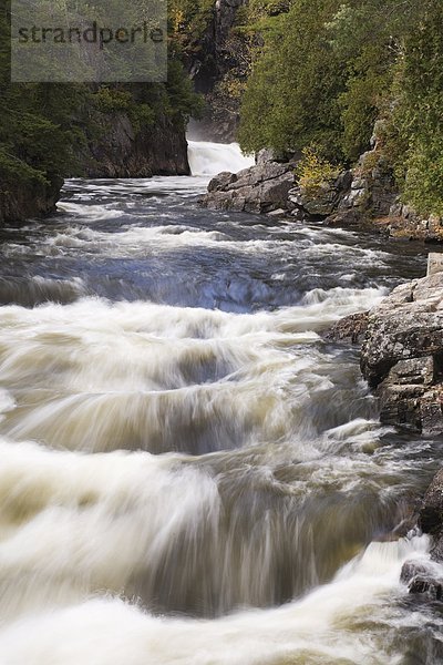 Wasser  weiß  Fluss  Herbst  Wildwasser  Lanaudière  Kanada  Quebec