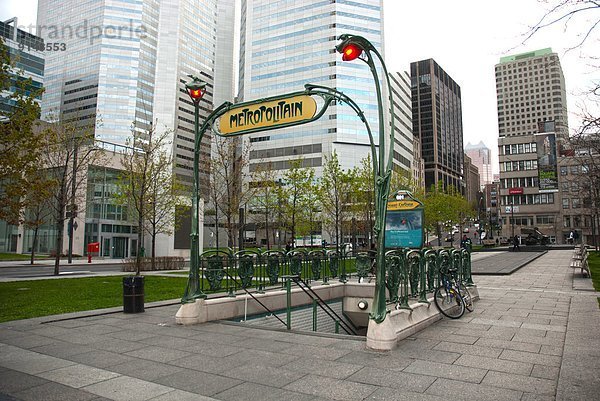 Eingang  U-Bahn  Montreal