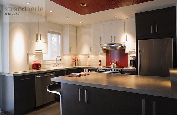 Lifestyle Wohnhaus Zimmer Küche innerhalb Nachbarschaft Trennung Kanada modern Quebec