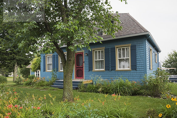 Lifestyle Wohnhaus Sommer blau Nachbarschaft Kanada alt Quebec