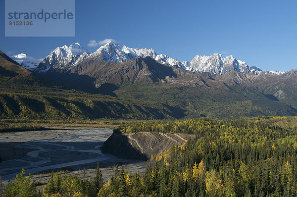 Vereinigte Staaten von Amerika  USA  Berg  Schnee  Stilleben  still  stills  Stillleben  Fluss  Bundesstraße  vorwärts  Matanuska-Susitna Borough  Alaska