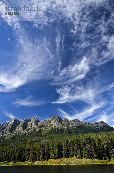 Hochformat  Berg  Fotografie  Wolke  Sommer  Landschaft  über  Bundesstraße  vorwärts  16-17 Jahre  16 bis 17 Jahre  Kanada