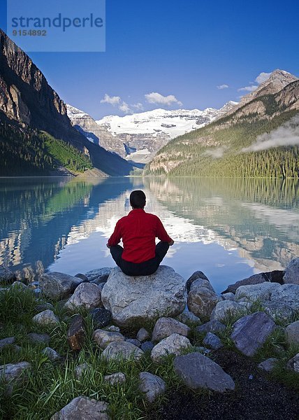 Felsbrocken  See  Meditation  Mittelpunkt  Lebensphase  Alberta  Kanada