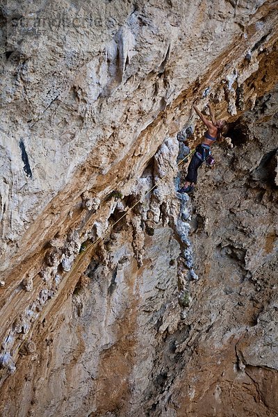 Kraft aufwärts Klettern Griechenland Kalymnos Kalkstein