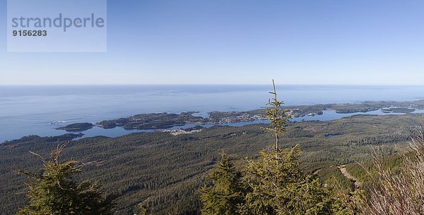 hoch oben Berg Kommunikation Mut klein fahren Ozean Stadt wandern gute Nachricht gute Nachrichten Pazifischer Ozean Pazifik Stiller Ozean Großer Ozean Ansicht britisch British Columbia zerbrochen Kanada mitfahren steil Ucluelet Westküste