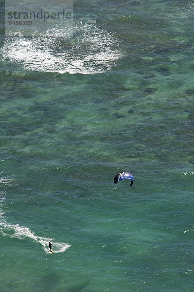 nahe Wasser Mann Hawaii Honolulu Gleitschirmfliegen
