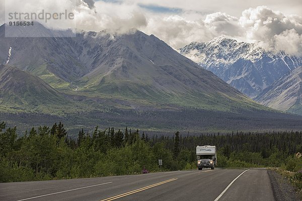 entfernt nahe Nationalpark Berg Verkehr Freizeit fahren Bundesstraße Mount Saint Elias Kluane Nationalpark Ar Yukon