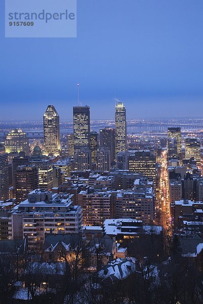 Skyline  Skylines  beleuchtet  Winter  nehmen  Monarchie  Berg  Kanada  Abenddämmerung  Aussichtspunkt  Montreal  Quebec