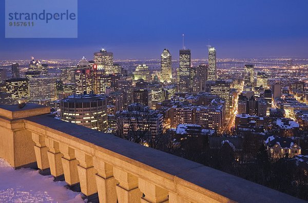Mörtel  Skyline  Skylines  beleuchtet  Winter  nehmen  Monarchie  Berg  Geländer  Kanada  Abenddämmerung  Aussichtspunkt  Montreal  Quebec