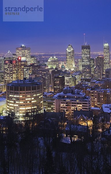 Skyline  Skylines  beleuchtet  Winter  nehmen  Monarchie  Berg  Kanada  Abenddämmerung  Aussichtspunkt  Montreal  Quebec