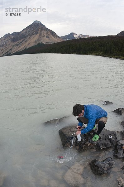 nahe  Berg  Tagesausflug  See  camping  Spruce Lake Protected Area  British Columbia  Kanada