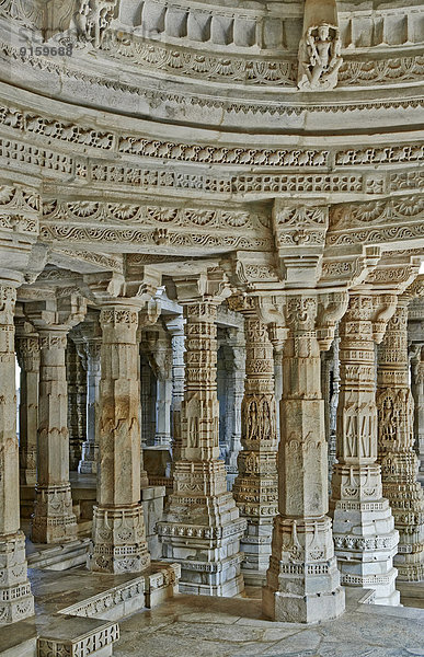 Jain-Tempel aus weißem Marmor  Ranakpur  Rajasthan  Indien