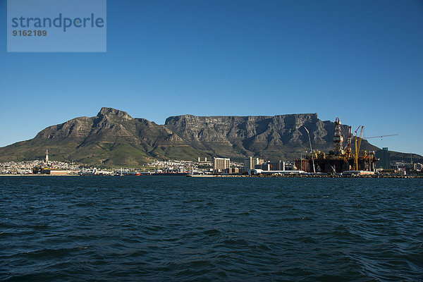 Tafelberg mit Kapstadt  Westkap  Republik Südafrika