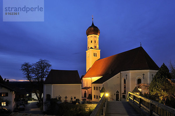Kirche St. Laurentius  Königsdorf  Oberbayern  Bayern  Deutschland