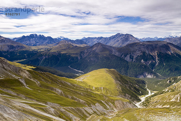 Val dal Botsch  dahinter Adamello und Bernina  Schweizer Nationalpark  Graubünden  Schweiz