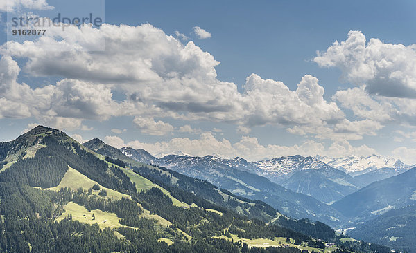 Alpen  von Brixen im Thale  Tirol  Österreich