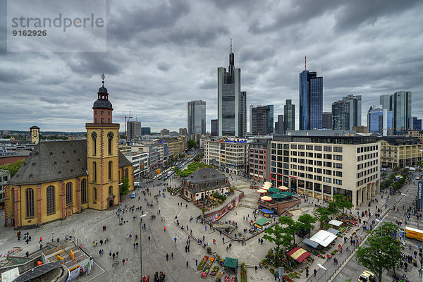 Skyline mit der Hauptwache  der Zentrale der Commerzbank  und dem Bankenviertel  Westend  Frankfurt am Main  Hessen  Deutschland