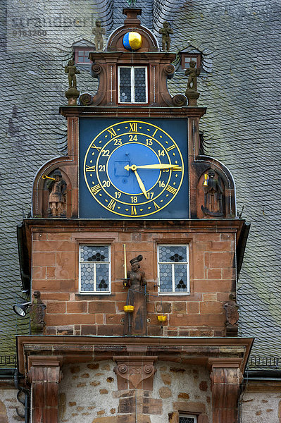Uhrgiebel vom Renaissance-Turm  historisches Rathaus  Markt  Altstadt  Marburg  Hessen  Deutschland