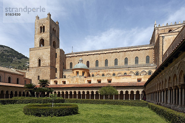 Kreuzgang  Kathedrale von Monreale oder Kathedrale Santa Maria Nuova  Monreale  Provinz Palermo  Sizilien  Italien
