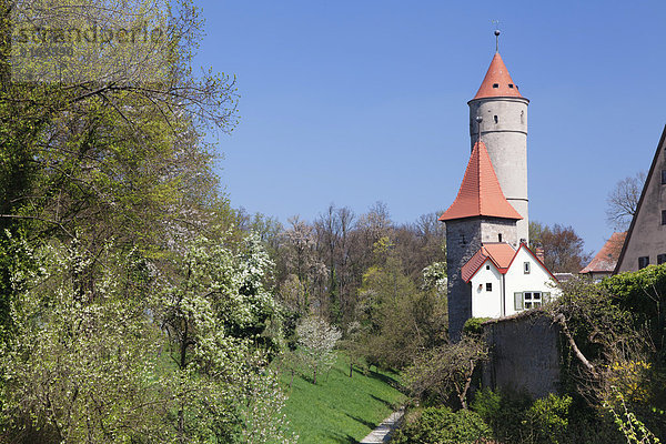 Dreikönigsturm und Grüner Turm  Romantische Straße  Dinkelsbühl  Mittelfranken  Franken  Bayern  Deutschland