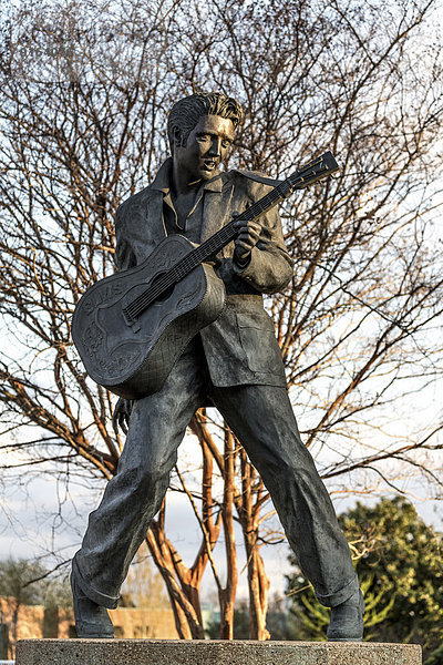 Statue Elvis Presley  Beale Street  Memphis  Tennessee  USA