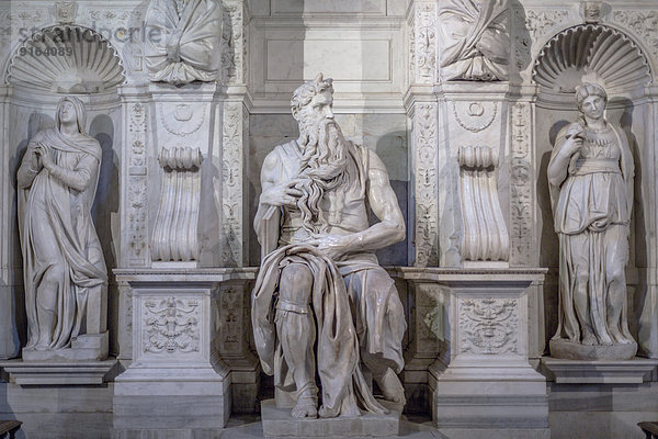 Marmor-Skulptur Moses von Michelangelo  Juliusgrabmal  San Pietro in Vincoli  Rom  Latium  Italien