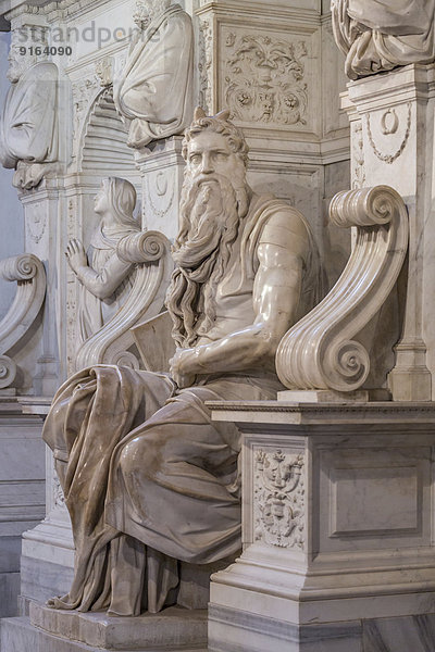 Marmor-Skulptur Moses von Michelangelo  Juliusgrabmal  San Pietro in Vincoli  Rom  Latium  Italien