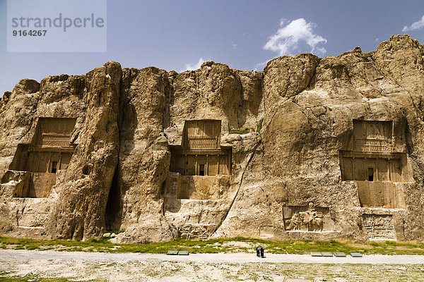 Naqsh-e Rostam  die vier Achämeniden-Gräber  in den Felsen gehauen: Gräber von Darius II.  Artaxerxes  Darius dem Großen und Xerxes  Marvdascht  Fars  Iran