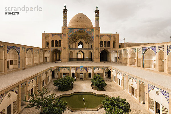 Agha Bozorg-Moschee  18. Jahrhundert  mit einem versunkenen Innenhof  Kaschan  Iran