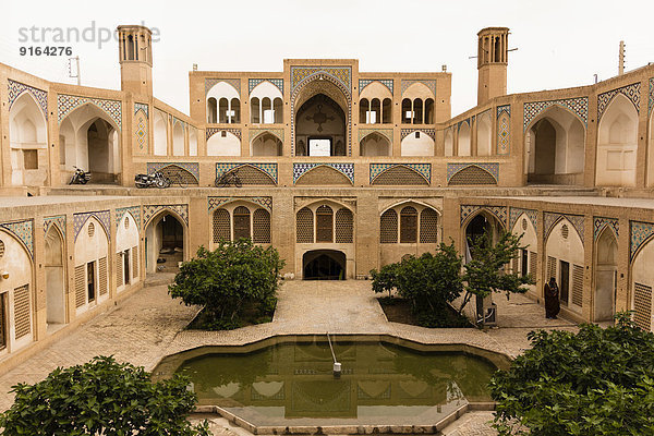 Agha Bozorg-Moschee  18. Jahrhundert  mit einem versunkenen Innenhof  Kaschan  Iran