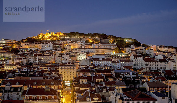 Lissabon Hauptstadt Palast Schloß Schlösser heben Geschichte Ansicht Blaue Stunde Abenddämmerung Elevador de Santa Justa Portugal