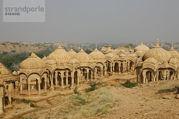 Bada Bagh Kenotaphe  bei Jaisalmer  Rajasthan  Indien