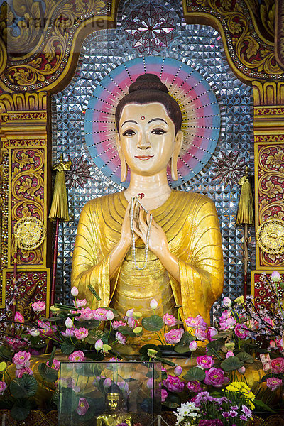 Buddha statue in Dhammikarama Burmese temple  George Town  Penang  Malaysia