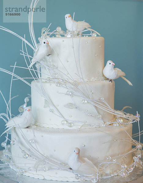Wedding cake decorated with birds