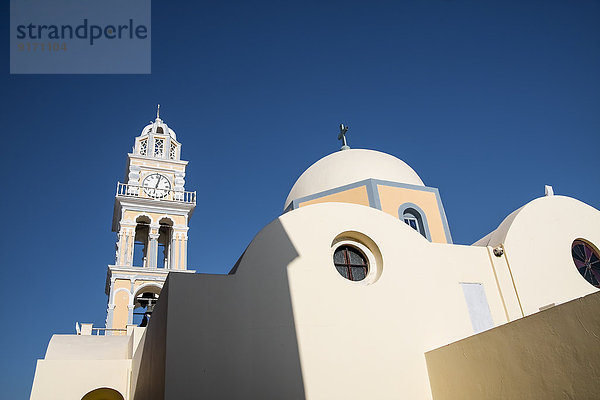 Griechenland  Kykladen  Santorini  Thera  Blick zur Heiligen Kirche Johannes des Täufers