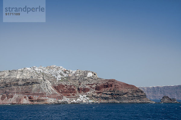 Griechenland  Kykladen  Santorini  Blick von der Fähre nach Oia