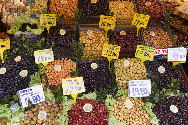 Turkey  Istanbul  Kadikoey  Assortment of olives on market