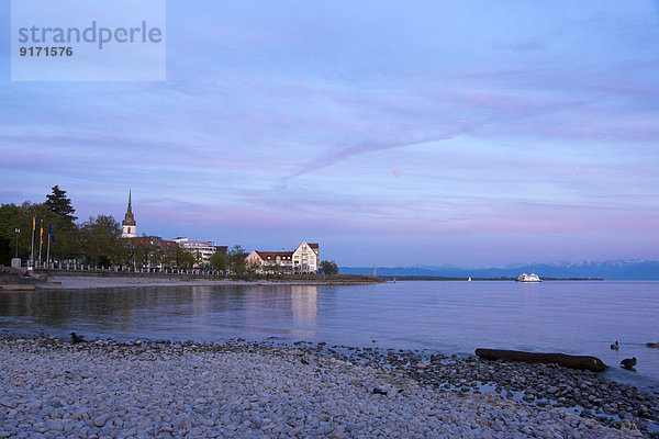 Germany  Baden-Wuerttemberg  Friedrichshafen  waterside of Lake Constance at evening twilight