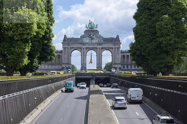 Belgium  Brussels  Parc du Cinquantenaire  Triumphal Arch and street
