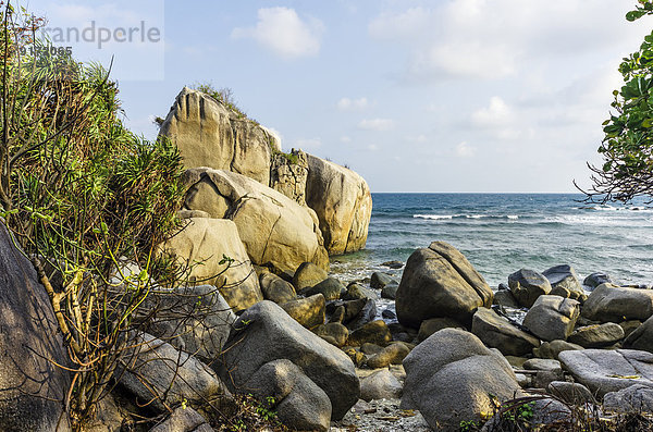 Indonesia  Riau Islands  Bintan  Nikoi Island  Rocky beach and sea