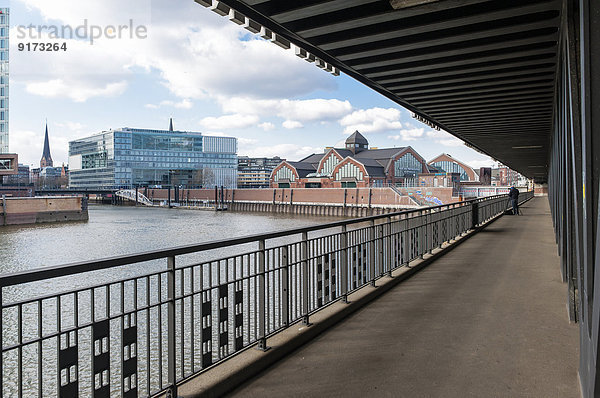 Deutschland  Hamburg  Blick von Oberhafenbrücke auf die Deichtorhallen