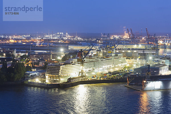 Germany  Hamburg  Cruise ship Queen Elizabeth in the shipyard