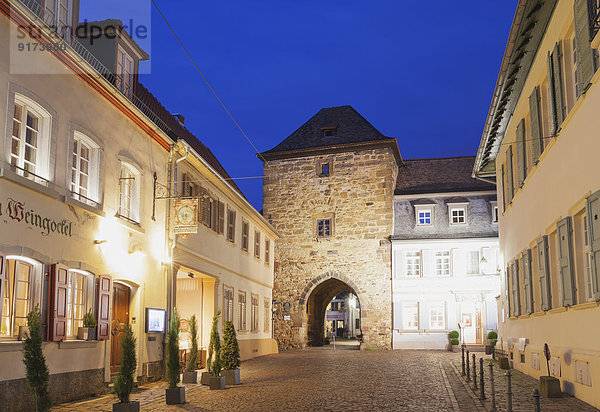 Deutschland  Rheinland-Pfalz  Freinsheim  Altstadt  Altstadttor und Häuser
