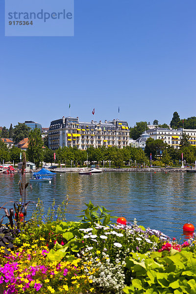 Schweiz  Kanton Waadt  Lausanne  Genfersee  Hafen von Ouchy  Hotel Angleterre et Residence im Hintergrund