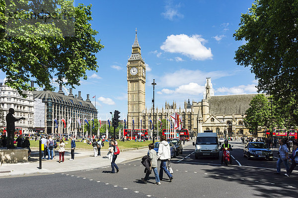 Vereinigtes Königreich  England  London  Westminster  Parliament Square mit Palace of Westminster und Elizabeth Tower