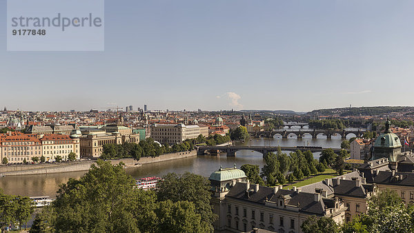 Tschechische Republik  Prag  Ansicht der Brücken über den Fluss Vitava