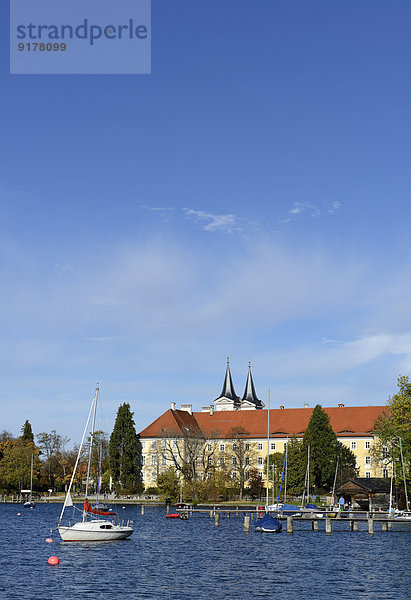 Deutschland  Bayern  Oberbayern  Tegernsee  Schloß und Pfarrkirche St. Quirinus  ehemaliges Kloster Tegernsee