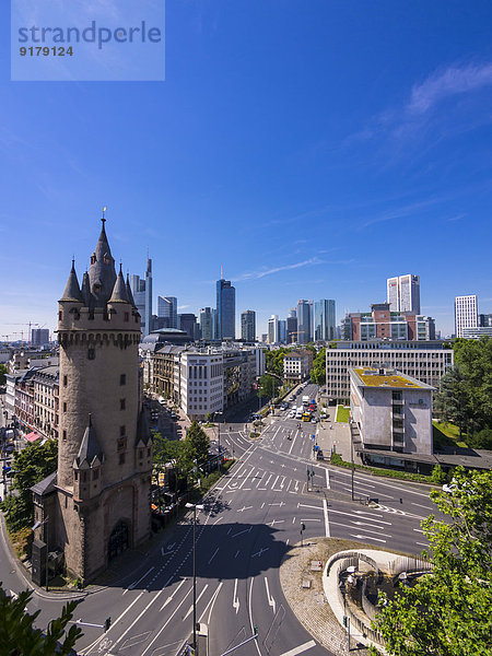 Deutschland  Hessen  Frankfurt  Eschenheim Tower  Bankenviertel im Hintergrund